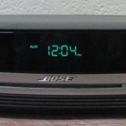 BOSE Wave Music System 3 with remote - CD Player/ AM/FM Radio/AUX 