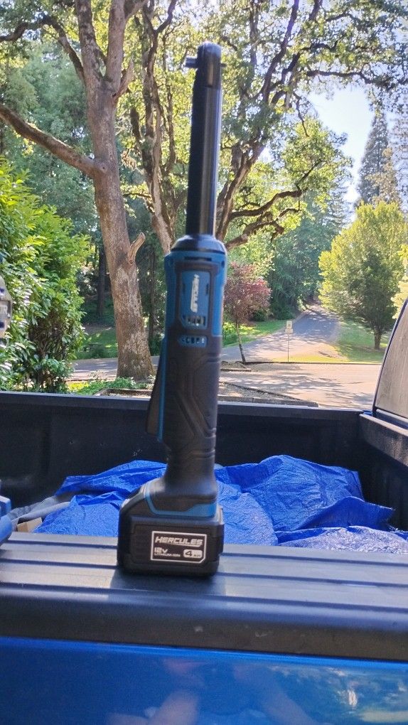 Hercules 12 volt 1/4"
Long nose ratchet