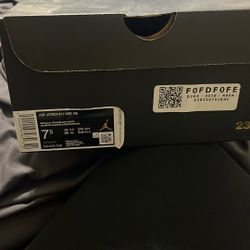 Air Jordan 1 Mid se 