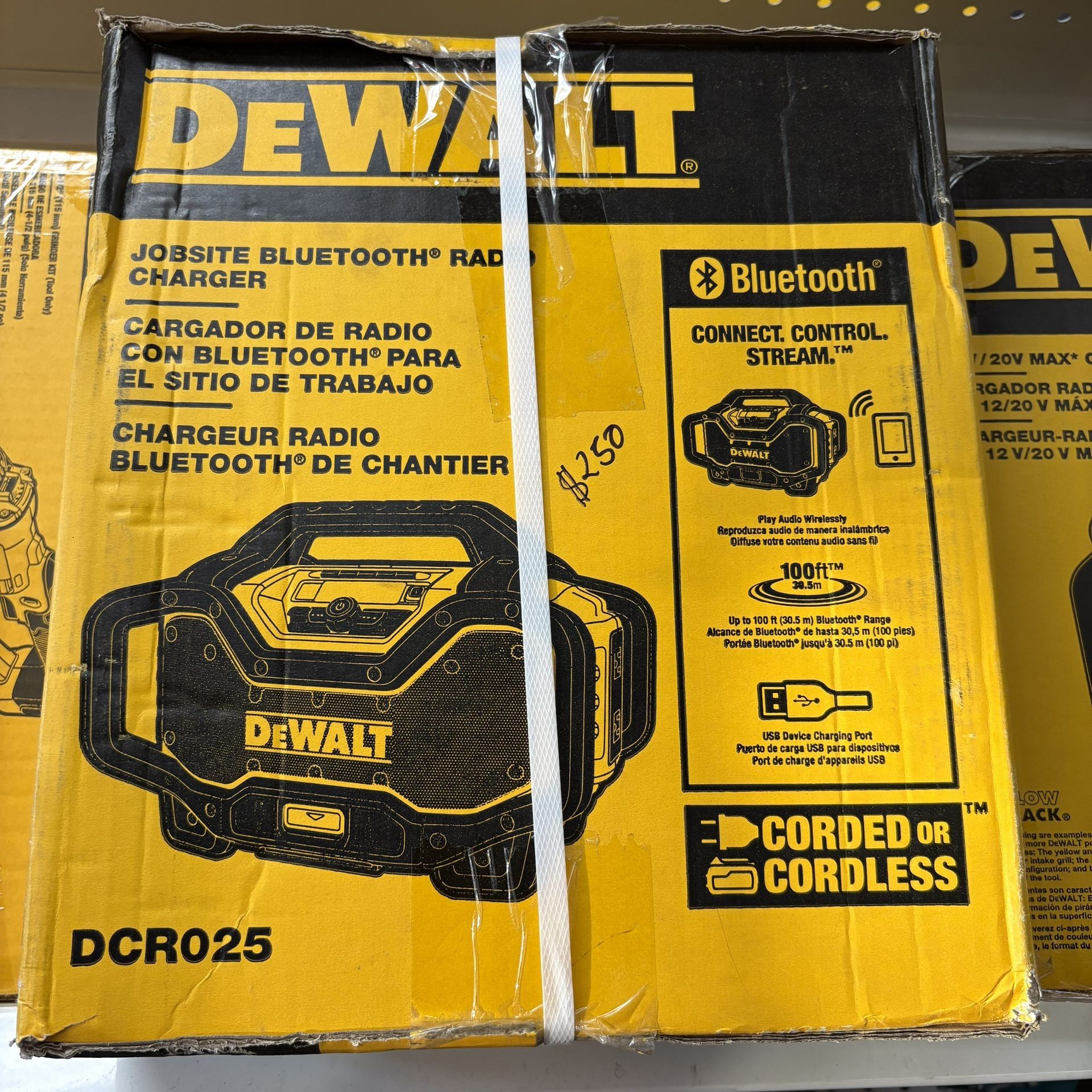 Dewalt New Radio Bluetooth Charger