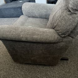 Free recliner with pick up