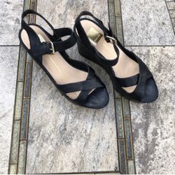 Dolce vita 7M black leather wedges
