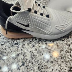 Nike Air 270