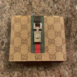 Gucci Ladies Wallet With 14 Slots 