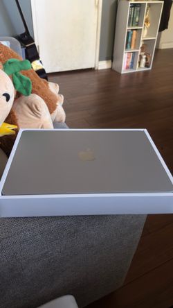 MacBook Air 13” M5 Chip | 16GB RAM | 512GB SSD | Brand New Sealed