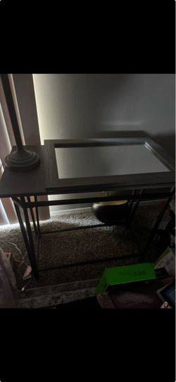 Table lamp and mirror set