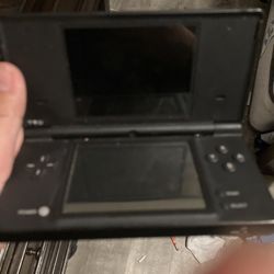 Nintendo 3DS (No charger)