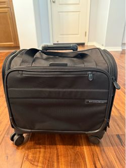 Briggs & Riley Baseline Cabin Spinner Carry-On – Excellent Condition