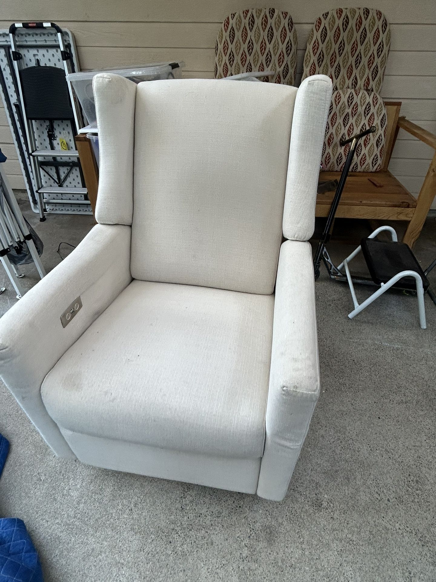 Crate And Barrel Chair MOTOR IS OUT you Can Rock And Swivel $100