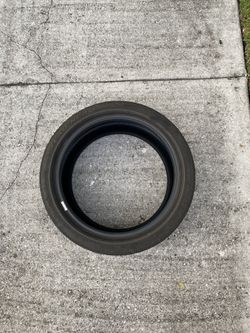 Pirelli 255/40 Tire