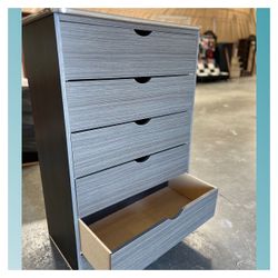 5 drawers dresser / Five drawers dresser