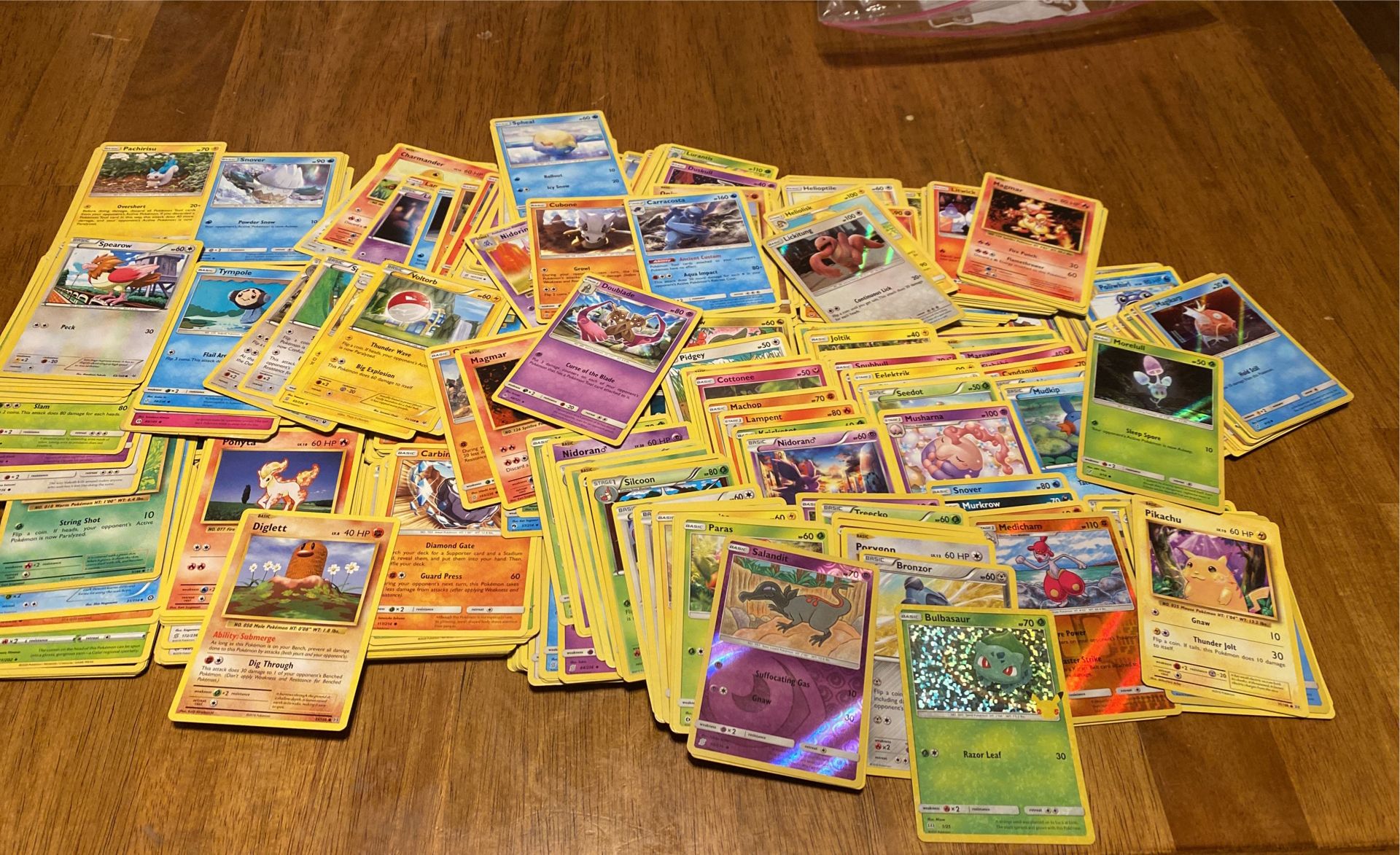 Lot Of 458 Pokémon Cards From 2015 To Current