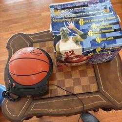 Michael Jordan Chicago Bulls upper deck animated basketball Phone 1999 limited edition works great with original box takes 4C batteries. #10079 of 100