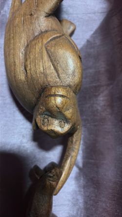 Hanging monkey chain