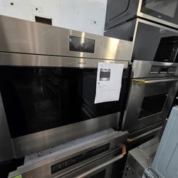 30" WOLF SINGLE WALL OVEN STAINLESS STEEL 