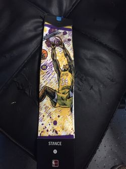 Shaq statue socks
