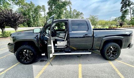 Pristine Condition 2010 Chevy Silverado