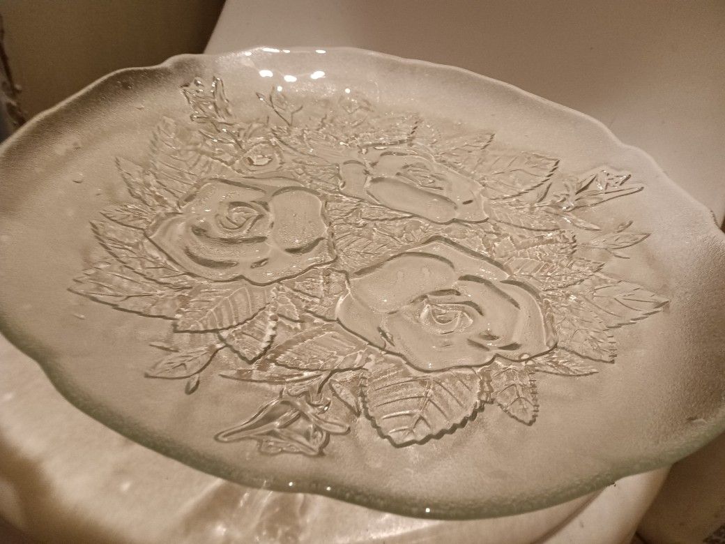   PASARI GLASS PLATE ROSES 