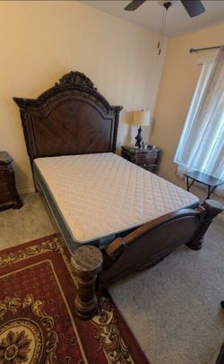 Bedroom set : Bed frame, mattress and mirror