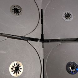 Digital CD, DVD, Games Black Hard Shell Storage Case Holder For Approx 28. 10 Of The Star Centers Are Broken And Wont Hold Disks I Place. I Heard They