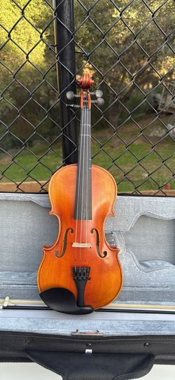 Handcrafted for Ilson" Crescendo violin For Students By StringWorks Case And Bo Included