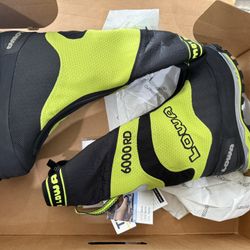 NEW Lowa Size 5 EXPEDITION 8000 EVO RD 