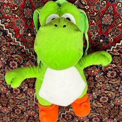 NINTENDO SUPER MÁRIO YOSHI PLUSH BACKPACK ADJUSTABLE STRAP.SMALL ZIPPERED COMPARTIMENT ON THE BACK.