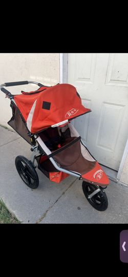 BABY JOGGER STROLLER