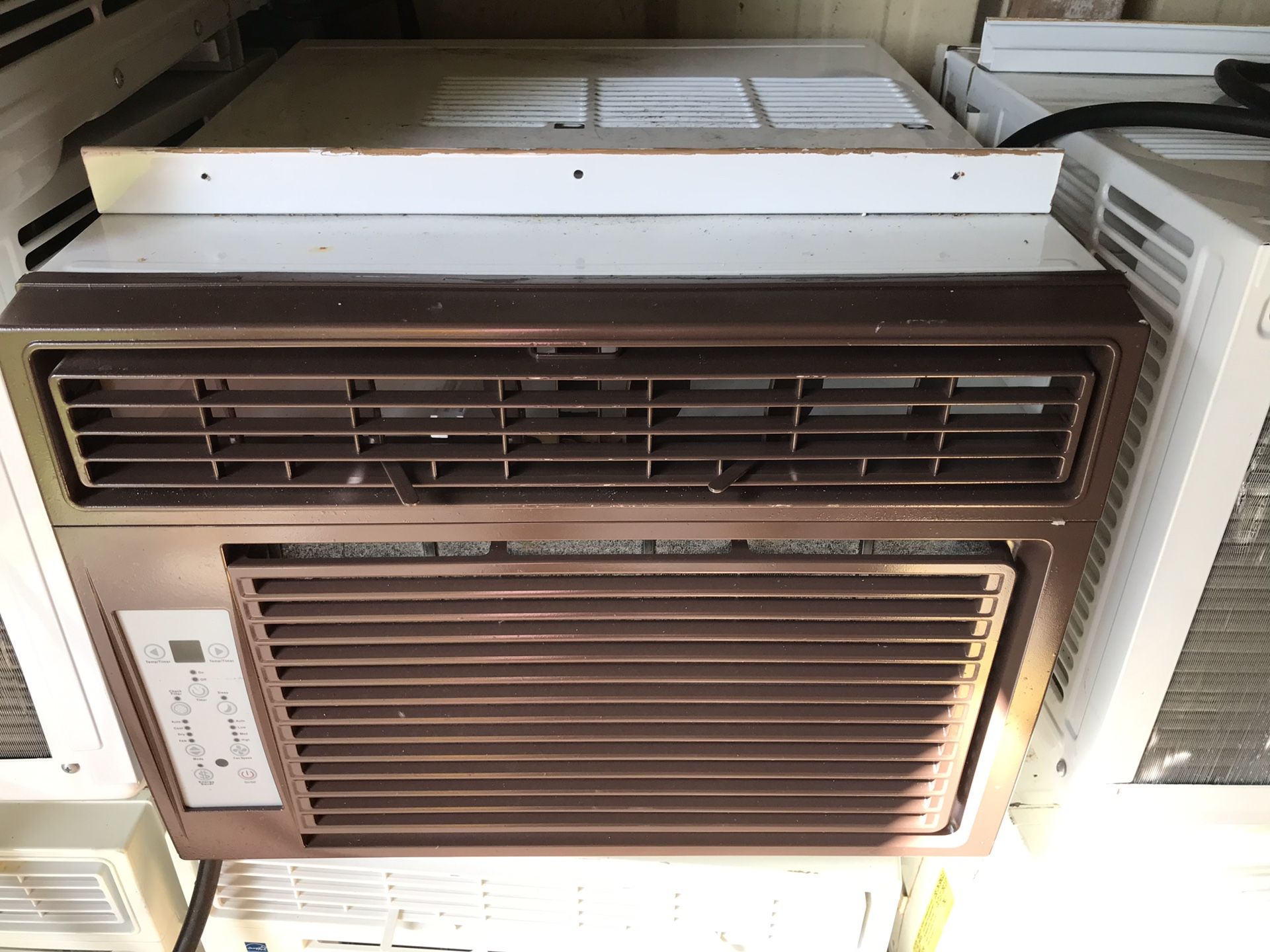 AC unit 12000btu. Power 110