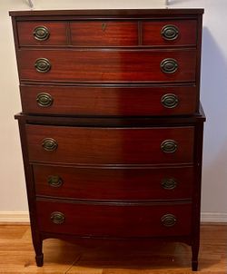 FREE /GRATIS Solid cherry wood Dresser. Cómoda de madera maciza de cerezo. Komòd an bwa seriz solid