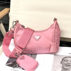 𝐏𝐫𝐚𝐝𝐚 Re-Edition 2005 Re-Nylon Shoulder Bag
