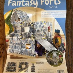 HearthSong Fantasy Forts Castle (Fort Making Kit)