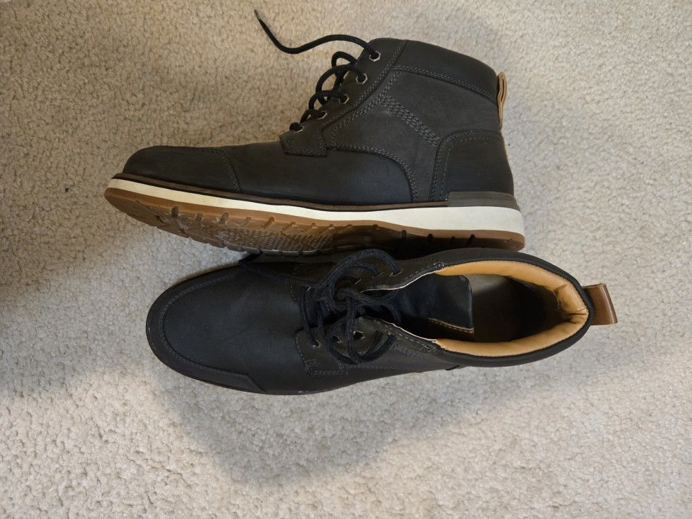 Mens Casual Shoes- Size 11