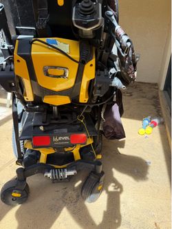 Electric wheelchair