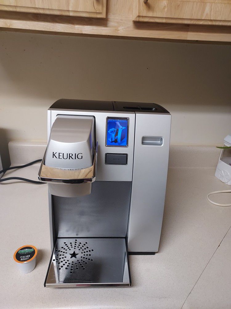 Keurig K155 Commercial KCup Machine Works Great Have Like A Mix Of 20+ Kcups Free. With Machine