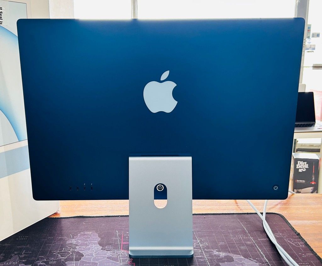 IMAC 24 Inch 2021 Apple M1 16GB 256GB Like New In Box With