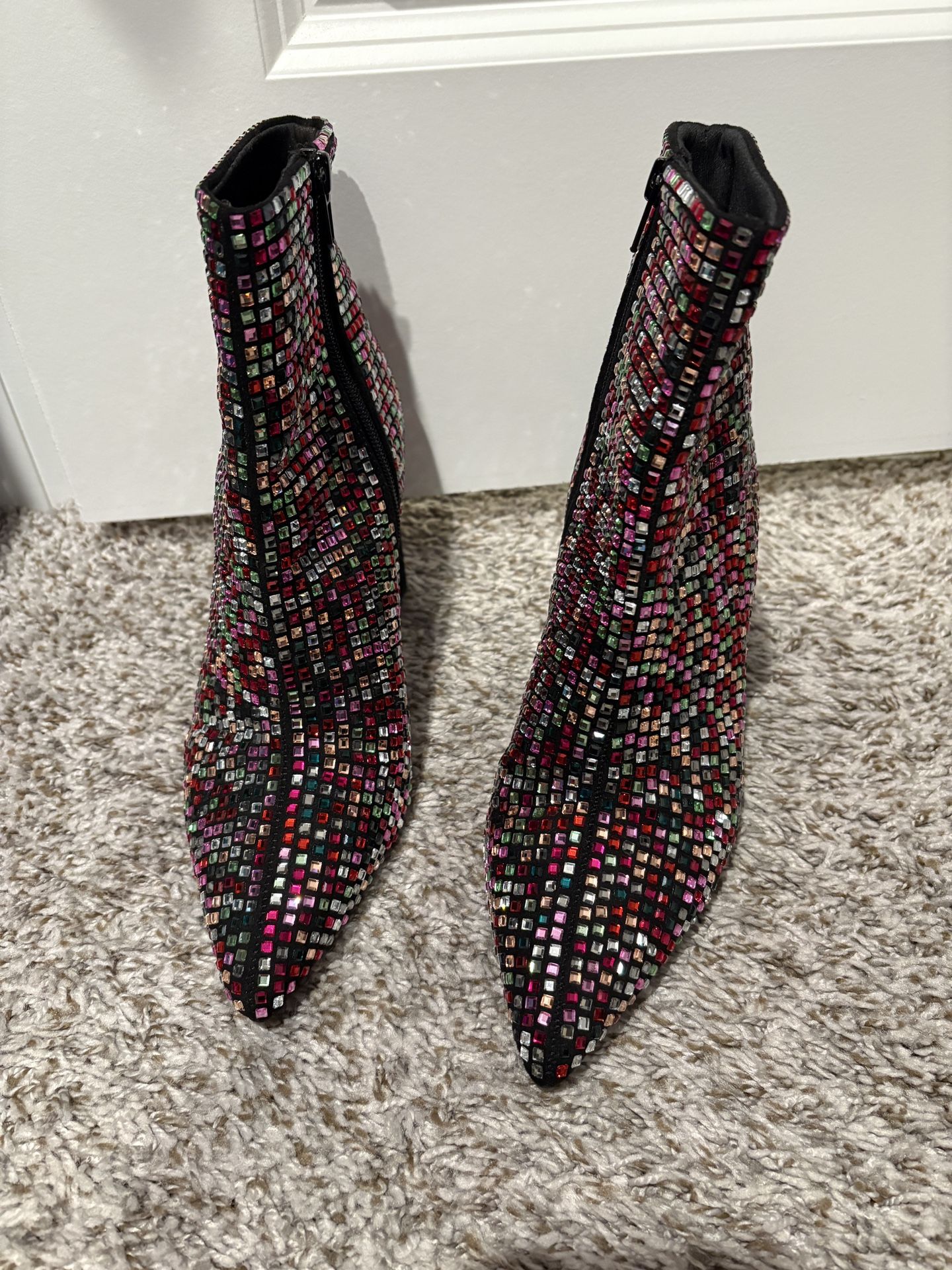 Like New Women’s Rhinestone Studded Boots-Size 8