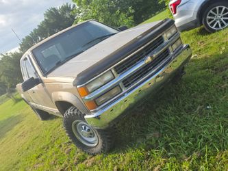 1997 gmc k1500 $2800 located in bokchito Oklahoma 74726