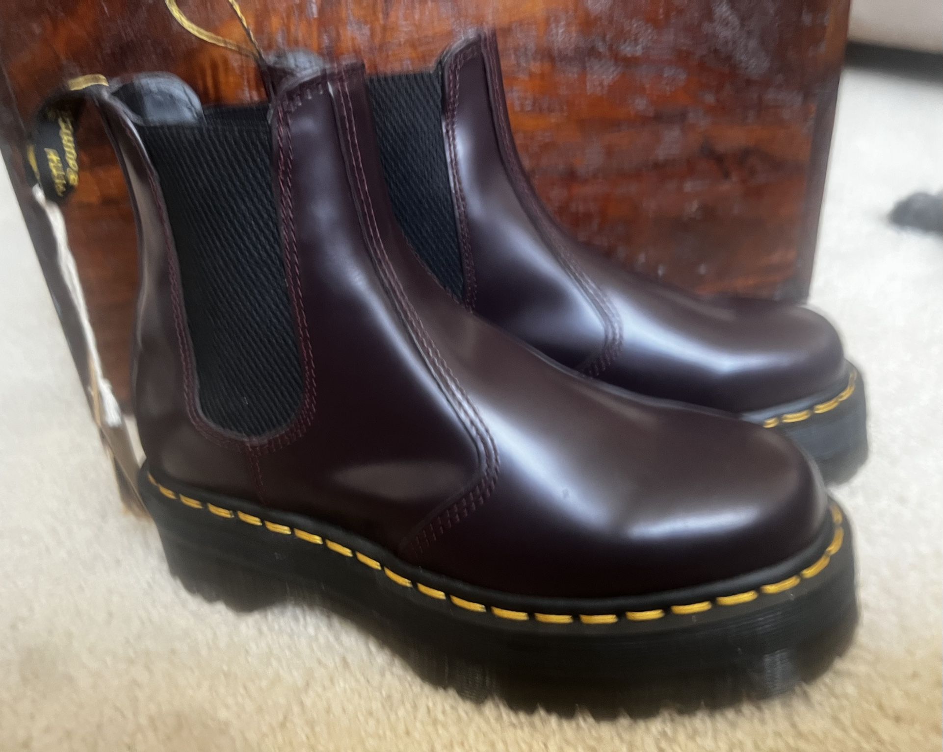 New Dr. Marten 2976 SMOOTH LEATHER PLATFORM CHELSEA BOOTS Womens 8/Mens 7
