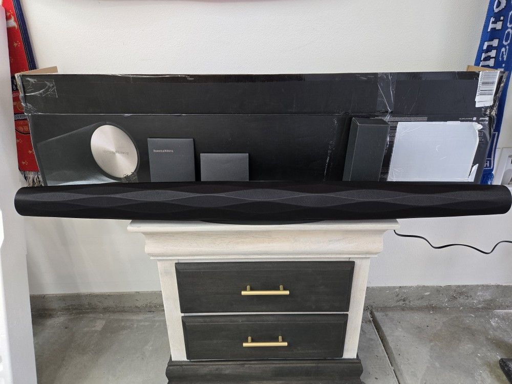Bowers & Wilkins Formation Bar - 3 Channel. Sound Bar, 9 Drivers