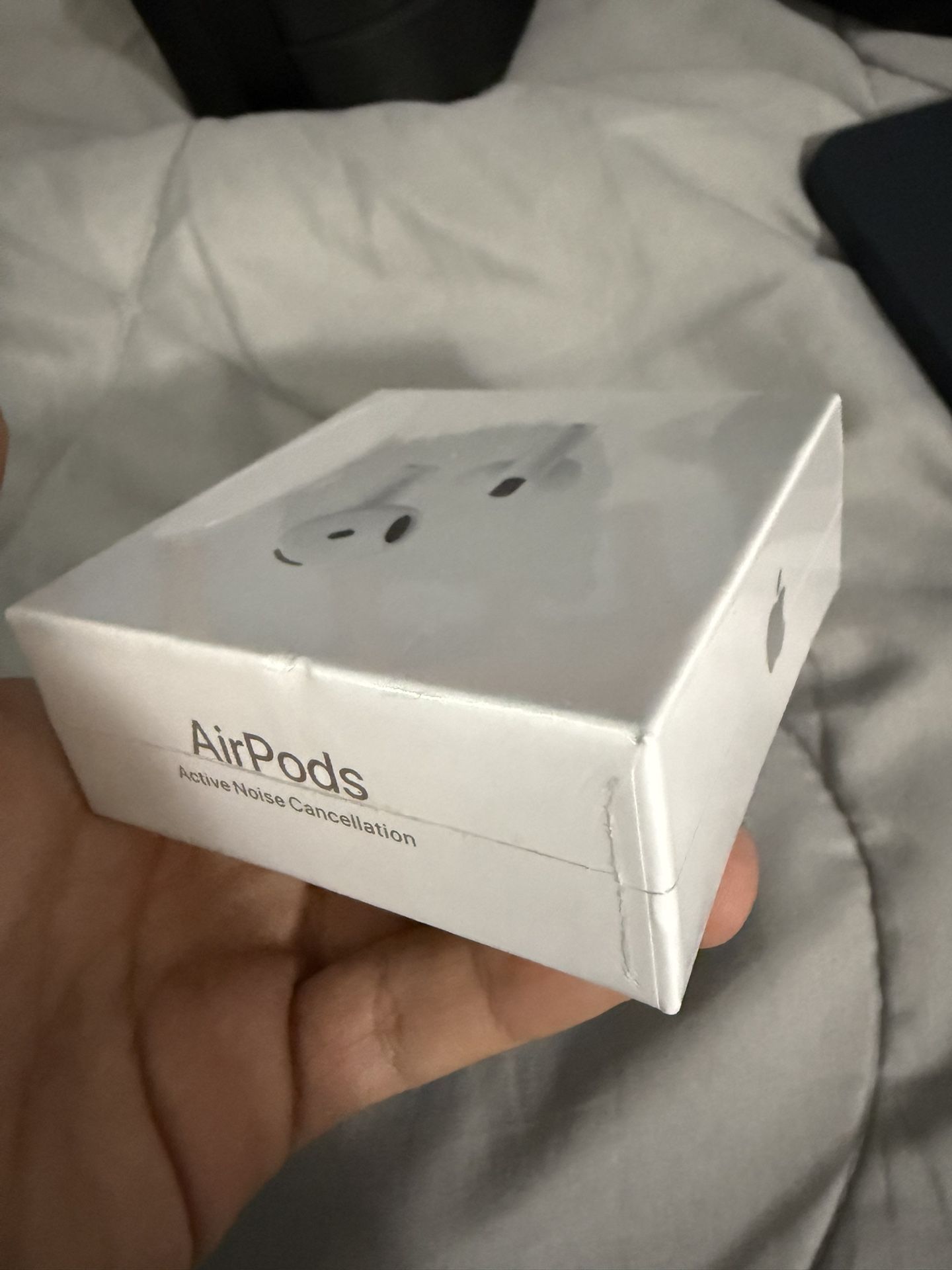AirPods 4 Noise Cancellation Sealed