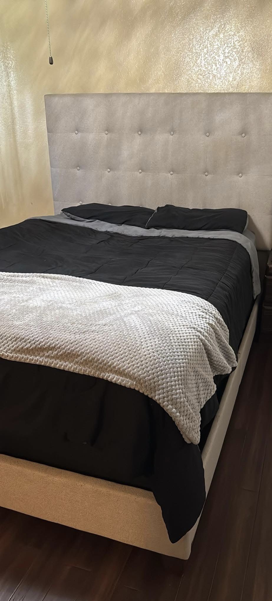 Queen Size Bedframe