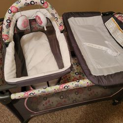 Play And Pack Baby Bed.
