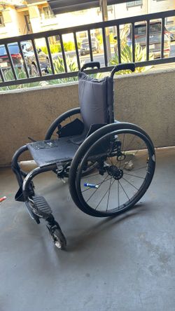 Manual wheelchair