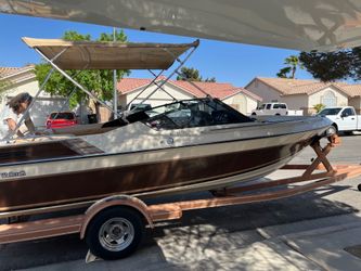 1986 19ft. Wellcraft Boat
