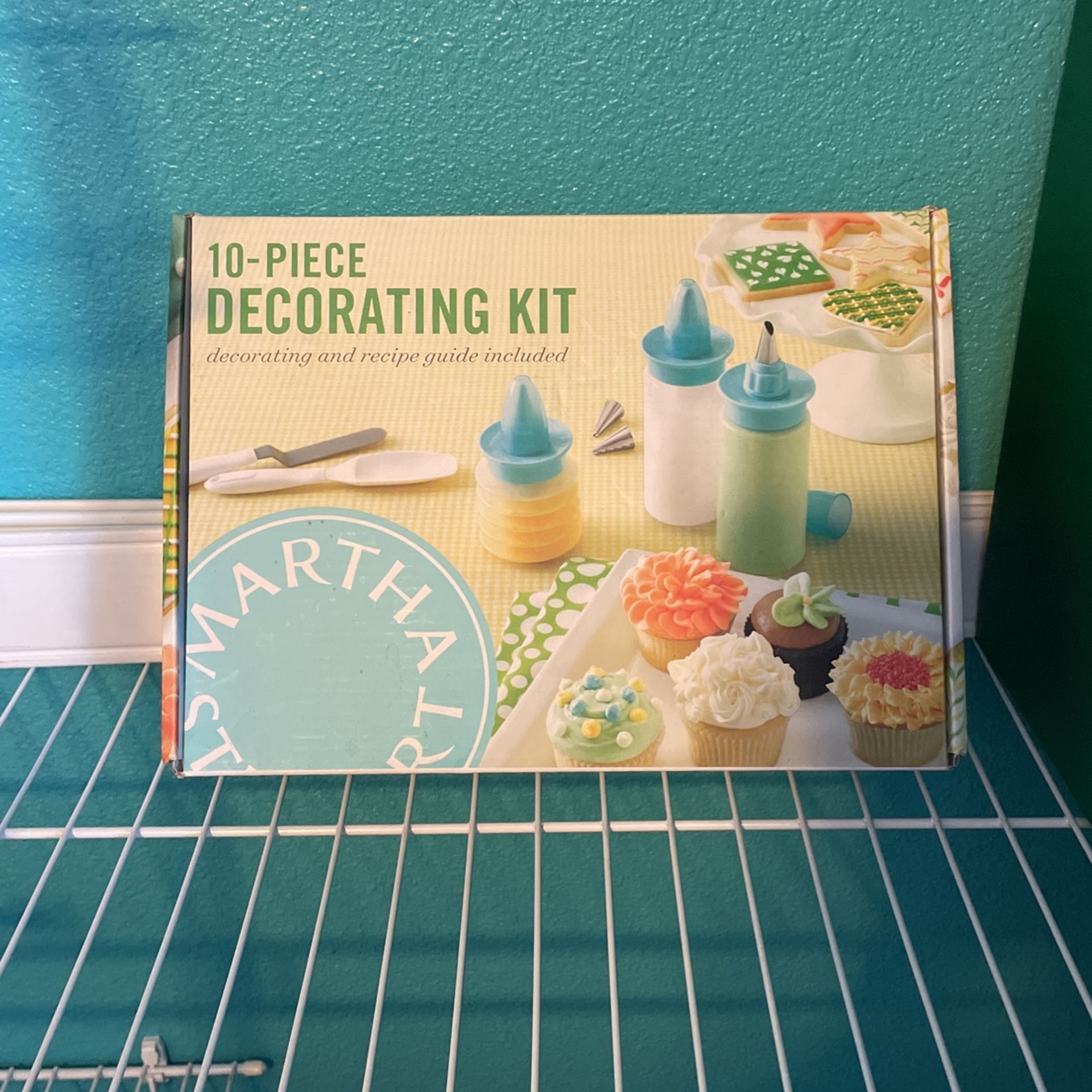Martha Stuart Cake Decorating Set