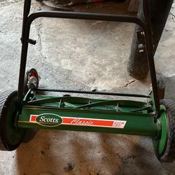 Scotts Classic 20 in. Manual Lawn Mower  