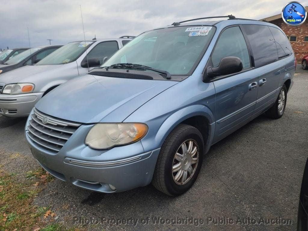 2005 Chrysler Town & Country