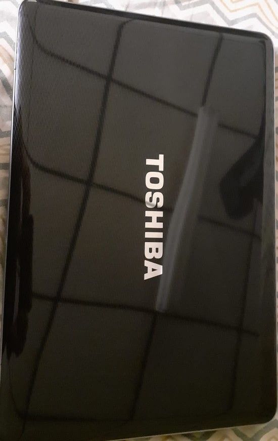 Toshiba Laptop 16" With Adapter And Powerwire