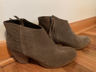 Garnet Hill size 9 booties